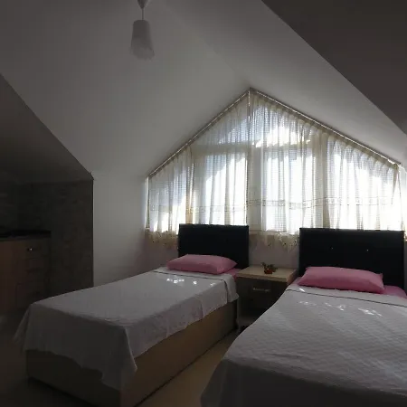 Lale * Φετιγιέ